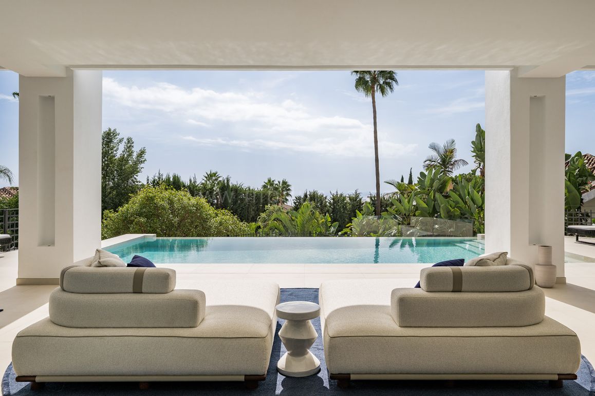 Villa moderna de lujo con vistas panorámicas al mar en Sierra Blanca