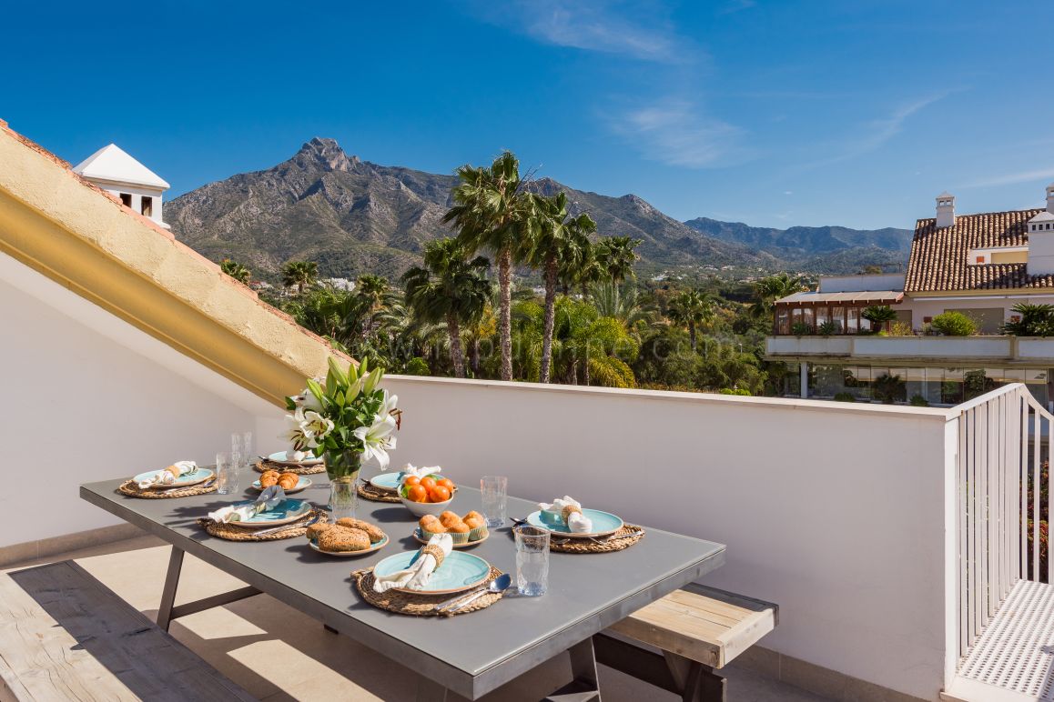 Penthouse Duplex avec Vue Panoramique sur la Montagne, Marbella Golden Mile