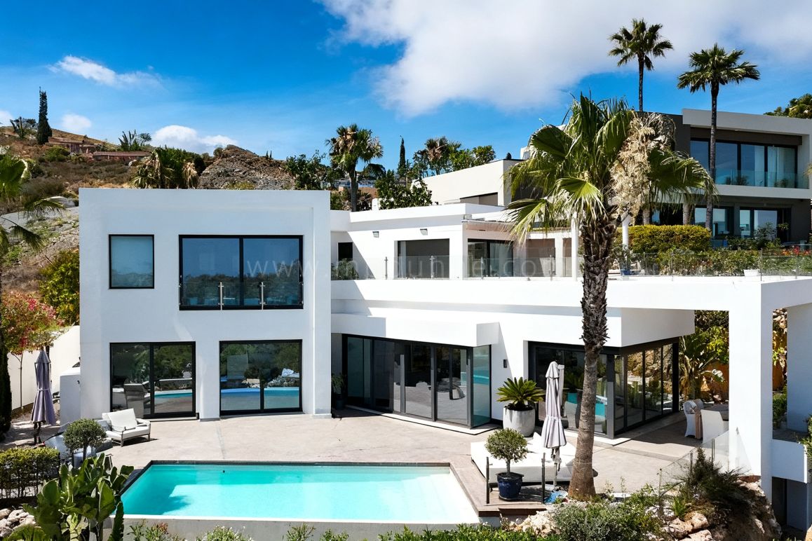 Villa Moderne avec Vue Panoramique sur la Mer à El Paraiso, Benahavís