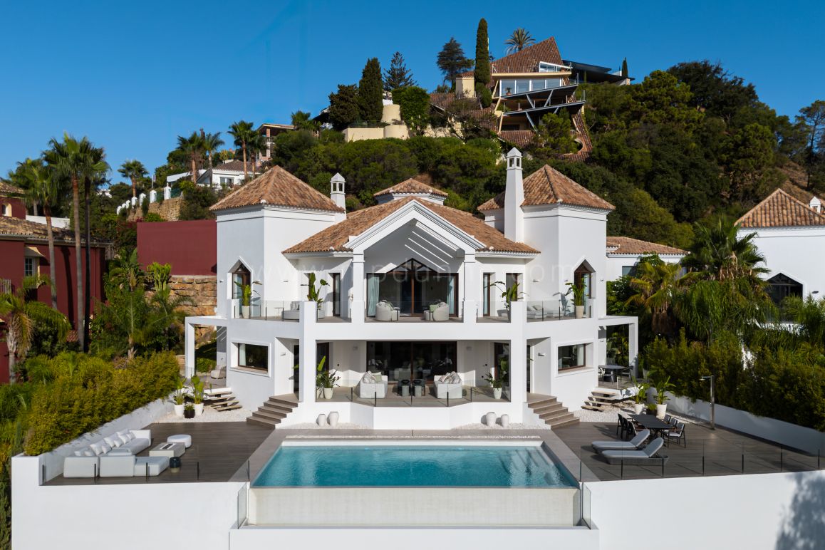 Villa de 5 Dormitorios en El Herrojo, Benahavís