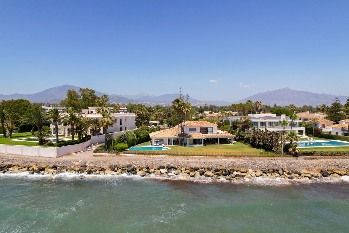 Renovated Beachfront Villa in Guadalmina