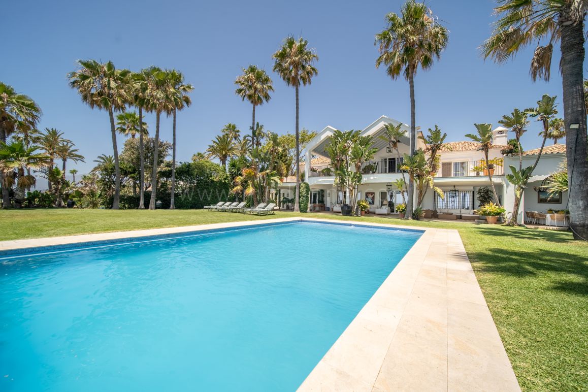 Classic Beachfront Villa, Guadalmina Baja
