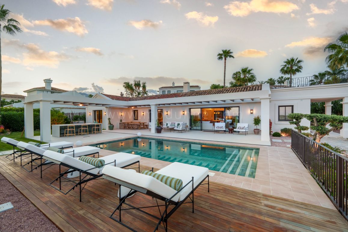 Moderne ebenerdige Villa mit Meerblick in Nueva Andalucía