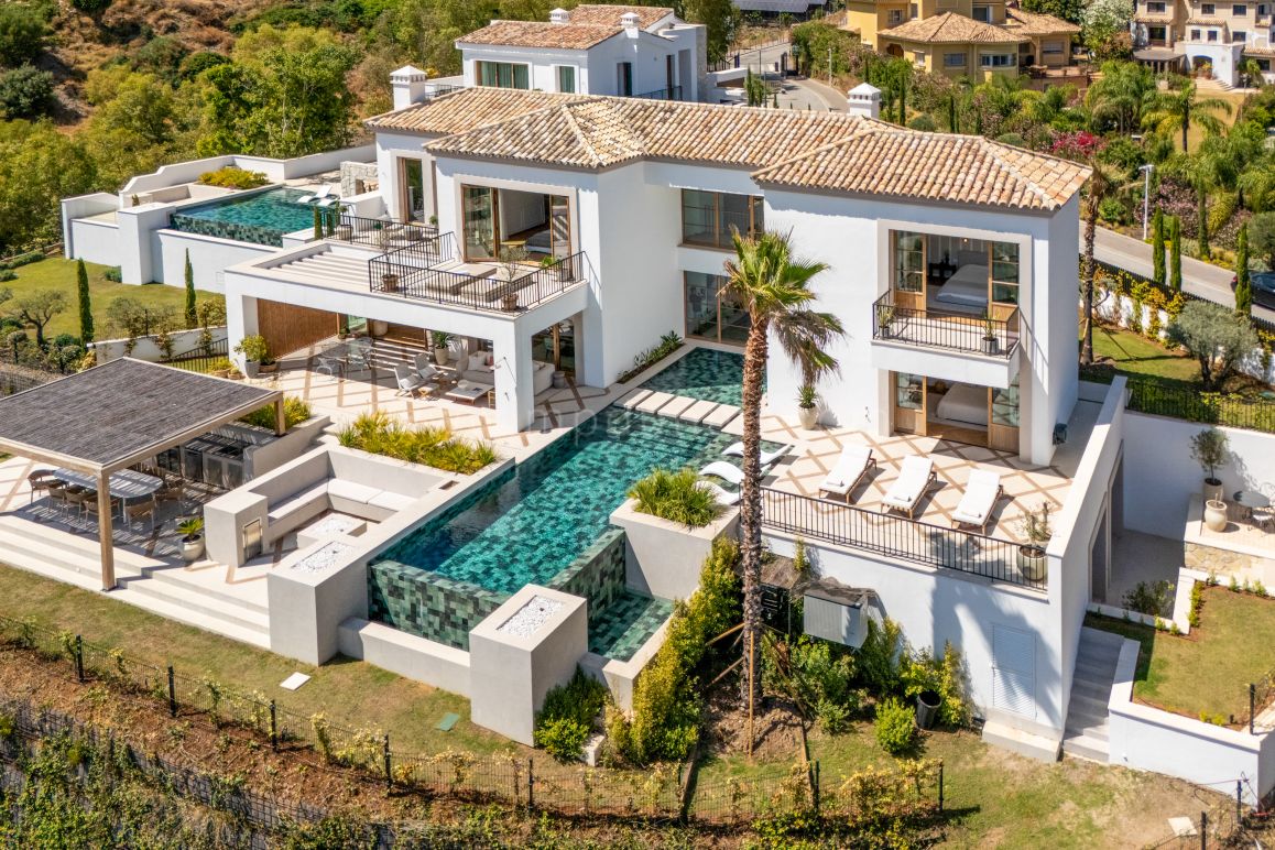 Luxury Villa with Panoramic Sea Views in La Quinta