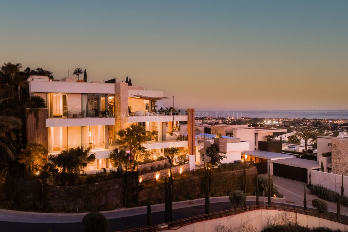 Villa de lujo de seis dormitorios con vistas al mar en El Herrojo Alto