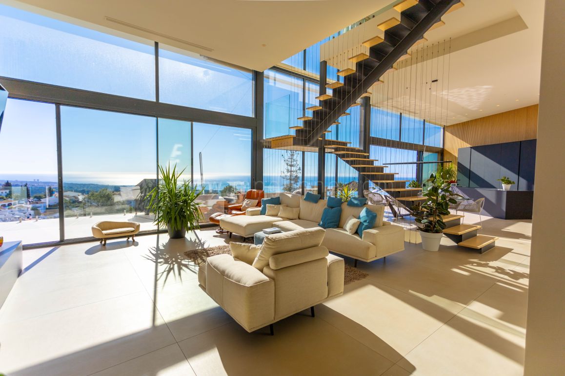 Villa with Panoramic Sea Views in Altos de Los Monteros