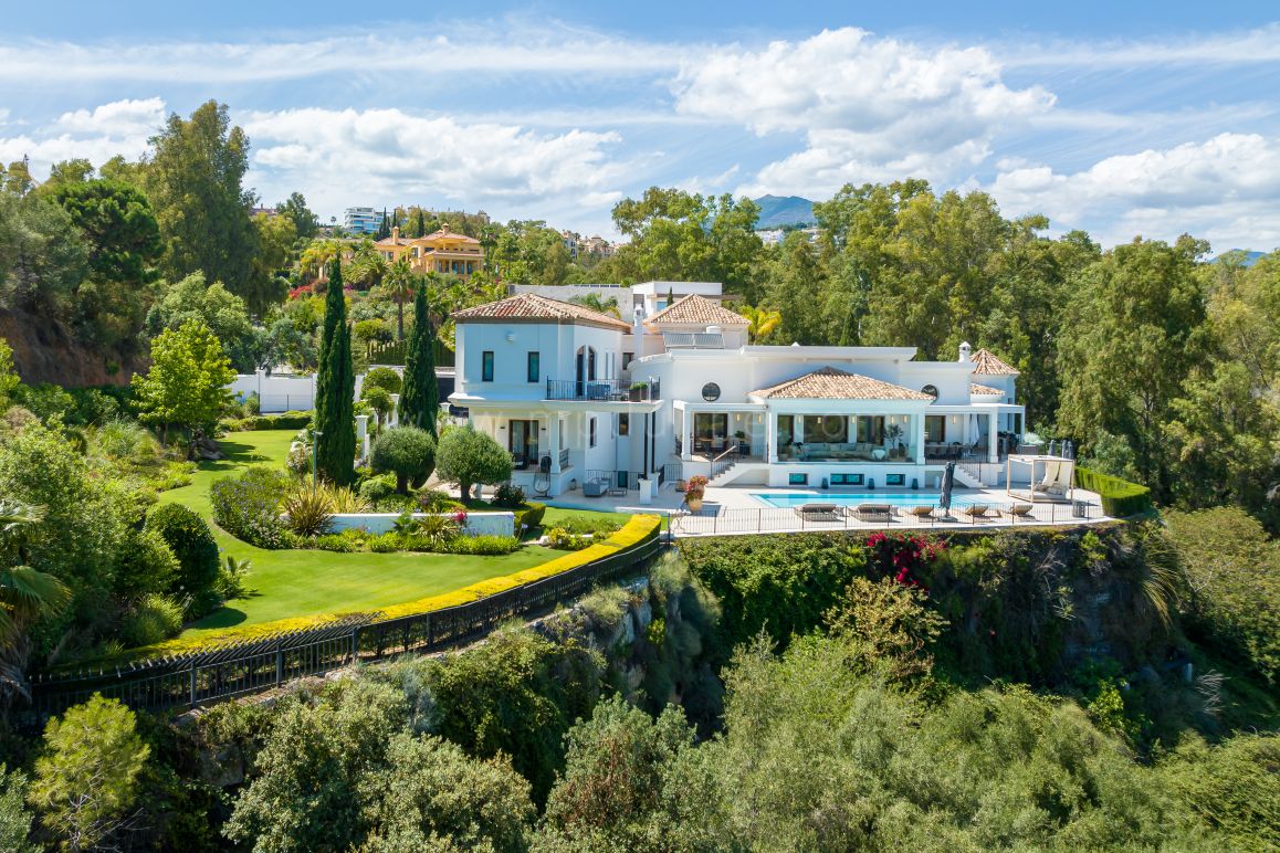 Villa mit Meer- und Bergblick in El Herrojo Alto, Marbella