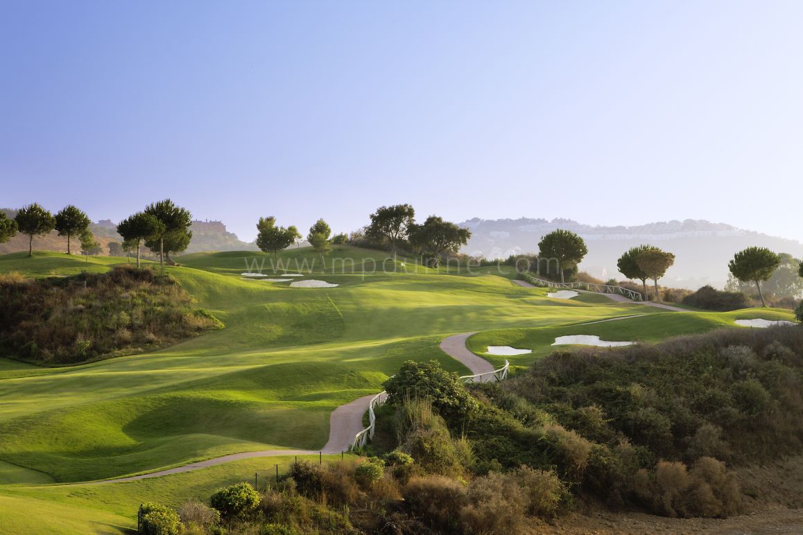 Maison Mitoyenne Moderne de Trois Chambres avec Vue sur le Golf