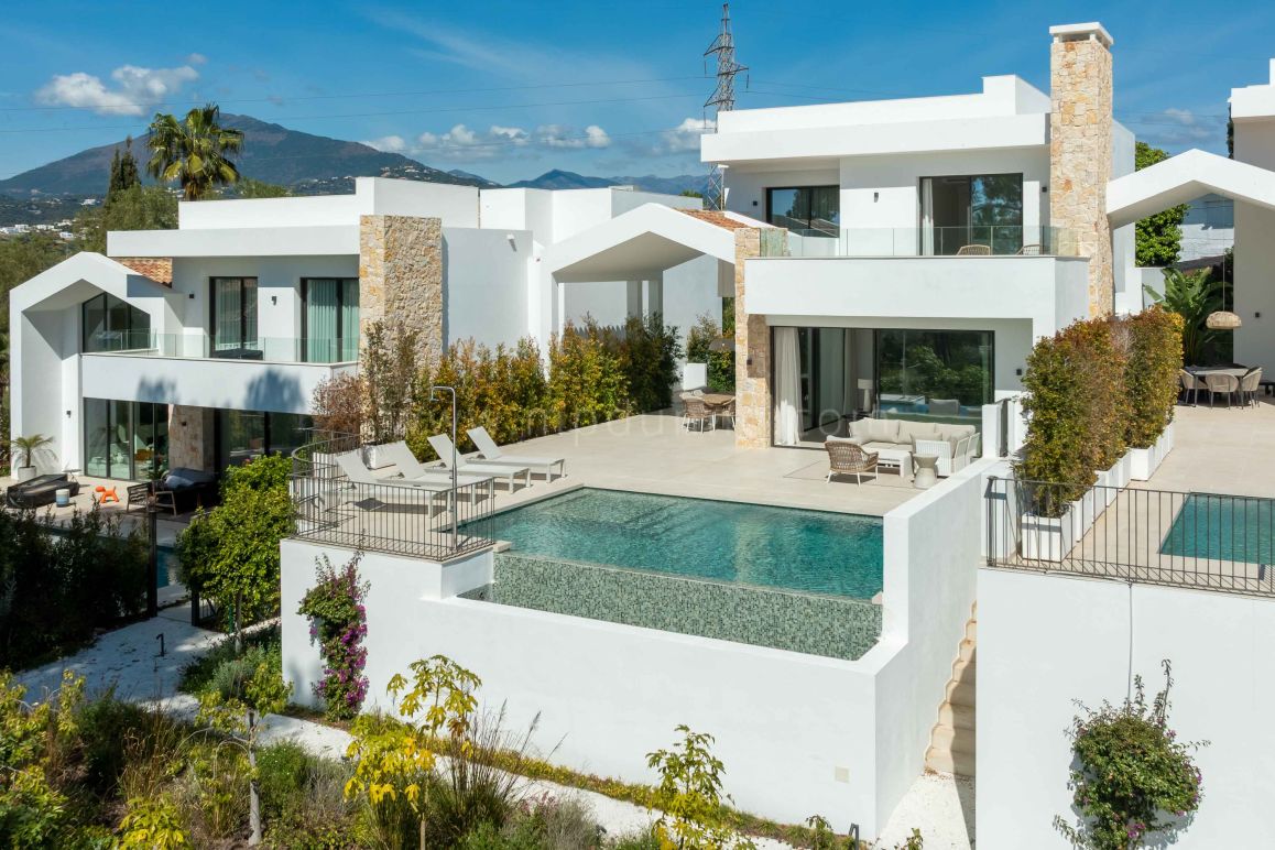 Villa de 5 dormitorios lista para entrar en San Pedro Alcántara