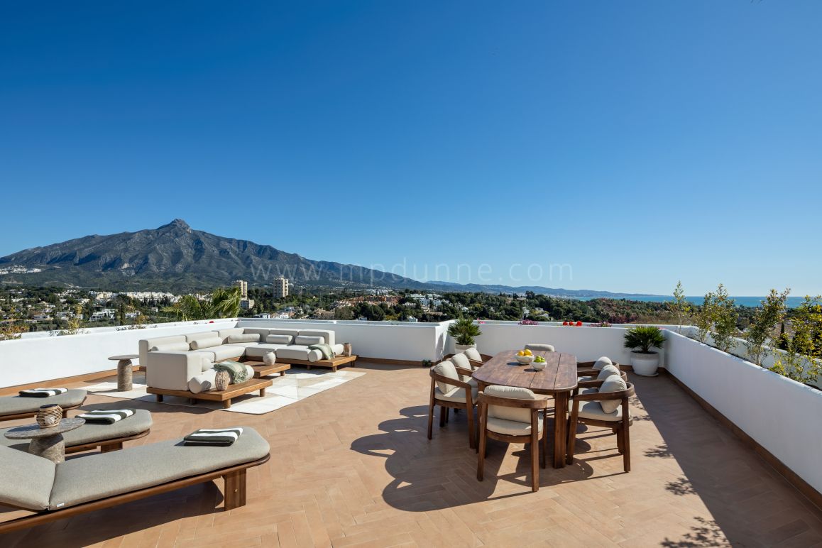 Apartamento reformado con vistas al mar y montaña Marbella