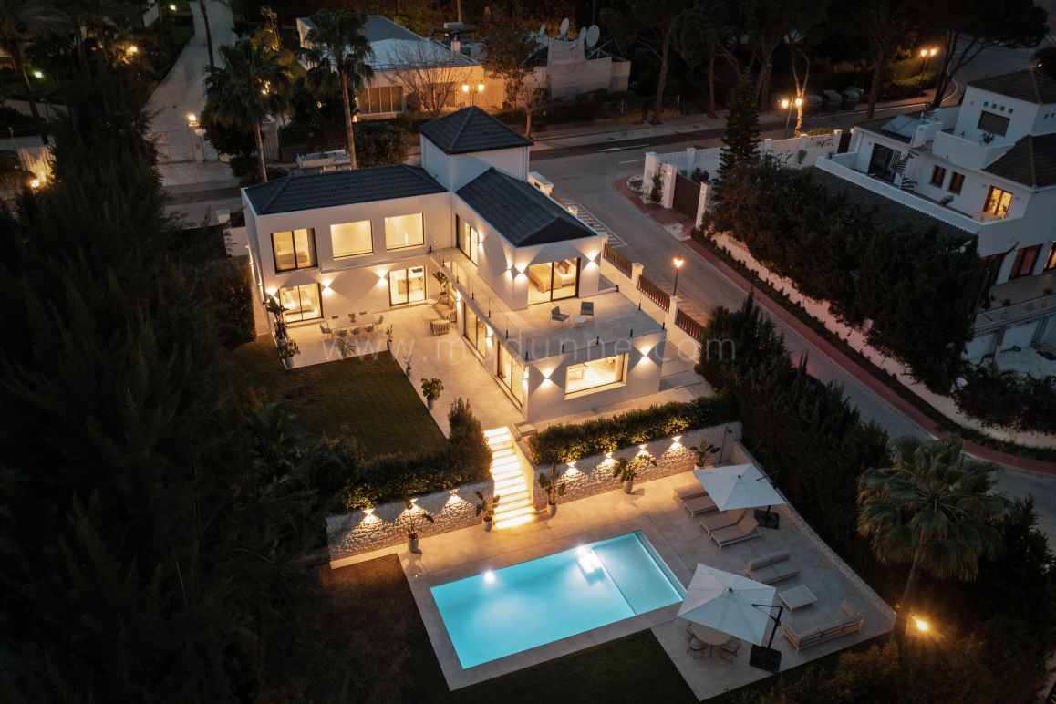 Villa renovada en Las Brisas Marbella con vistas La Concha