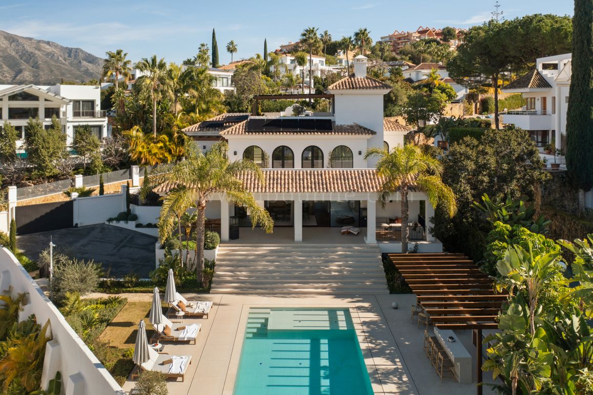 Villa élégante avec vue golf et spa à Nueva Andalucía