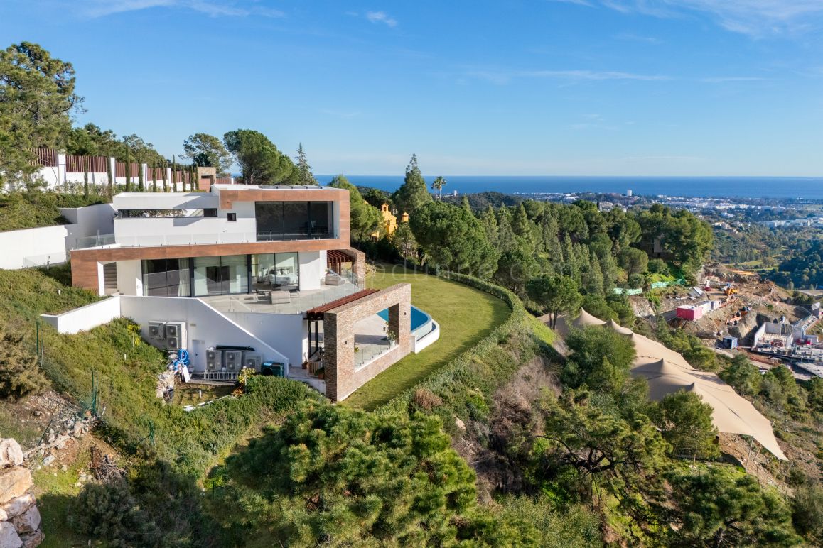 Fünf-Schlafzimmer-Villa mit Panoramablick in El Madroñal, Benahavís