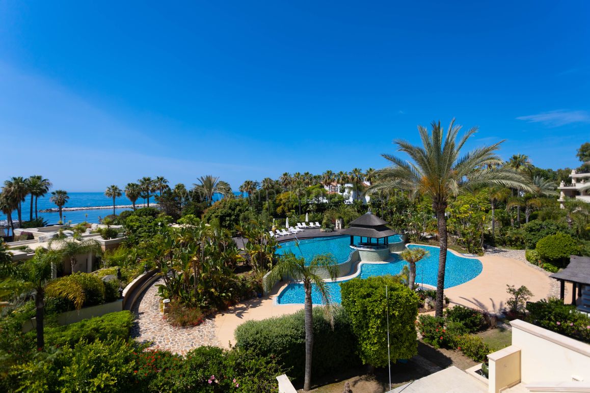 Apartamento de lujo en primera línea de playa en Laguna de Banús