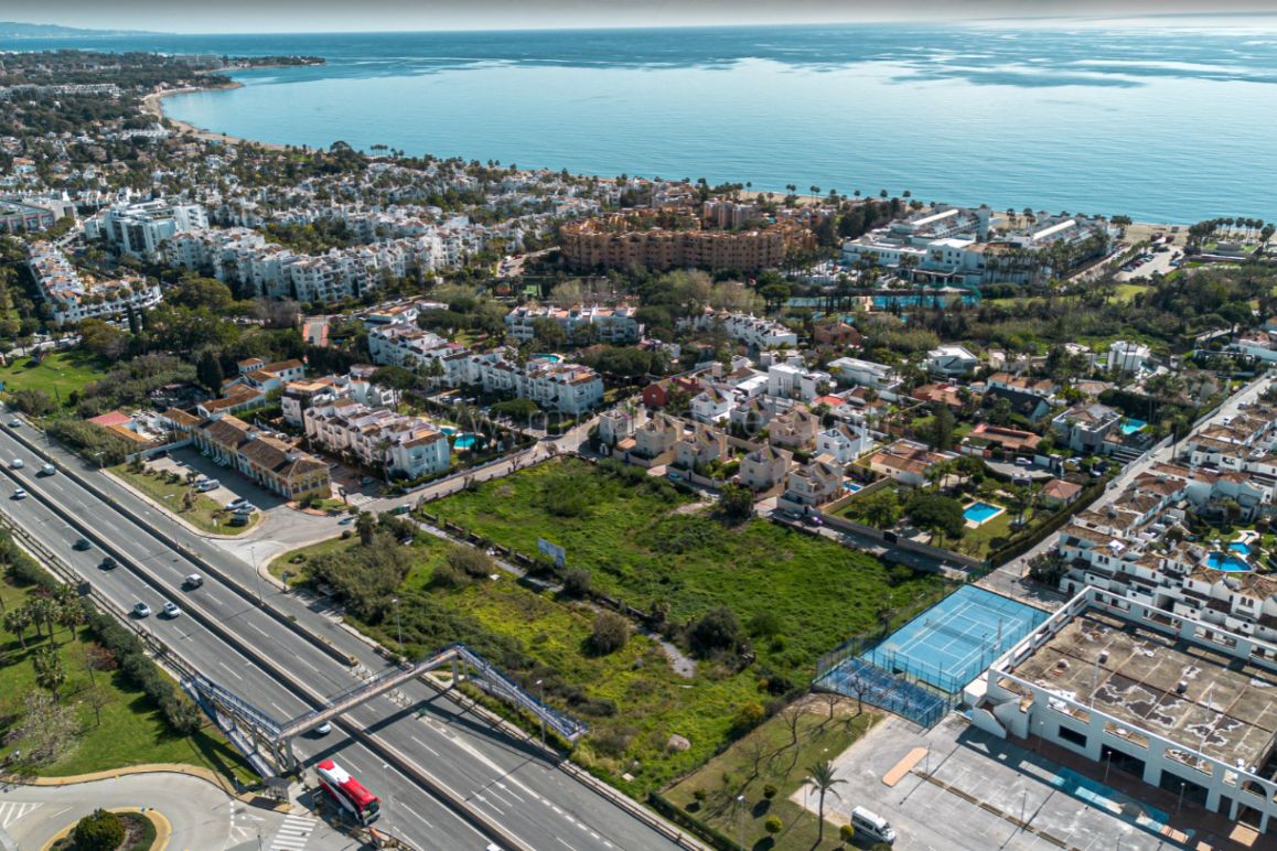 Plot for 10 Luxury Villas in Cancelada, Marbella