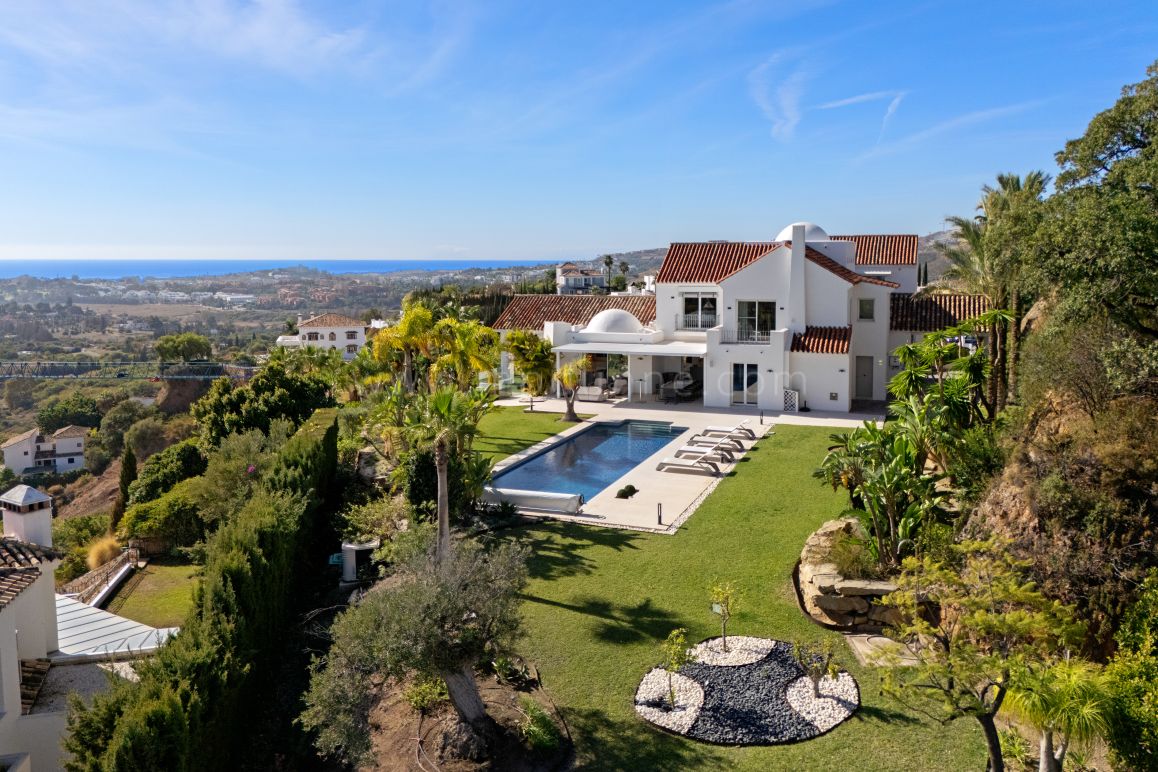 Villa de lujo con vistas panorámicas en Puerto del Almendro, Benahavís