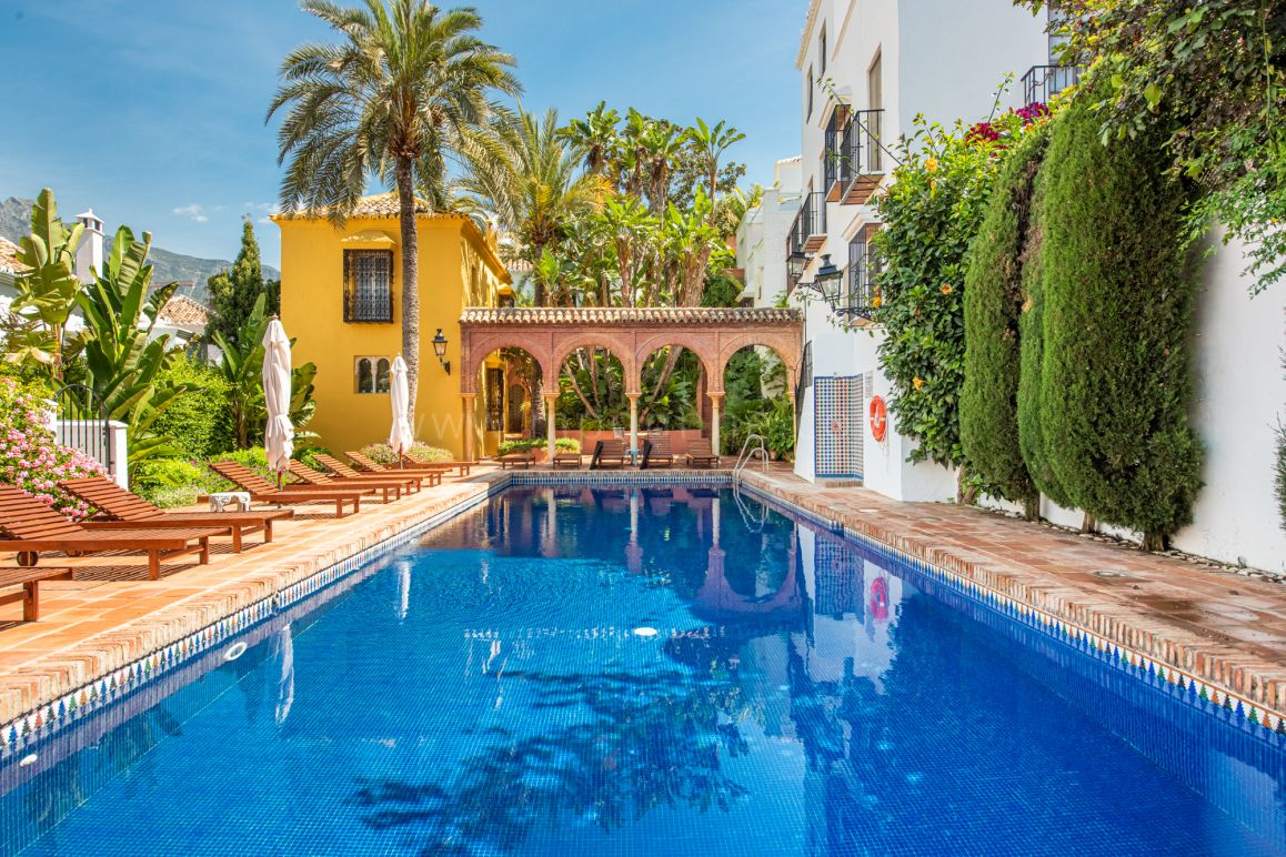 Maison de coin avec terrasse à Marbella Golden Mile