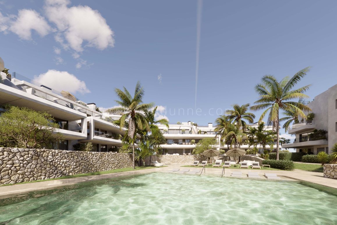 Modern Ground Floor Apartment with Private Garden in Estepona West