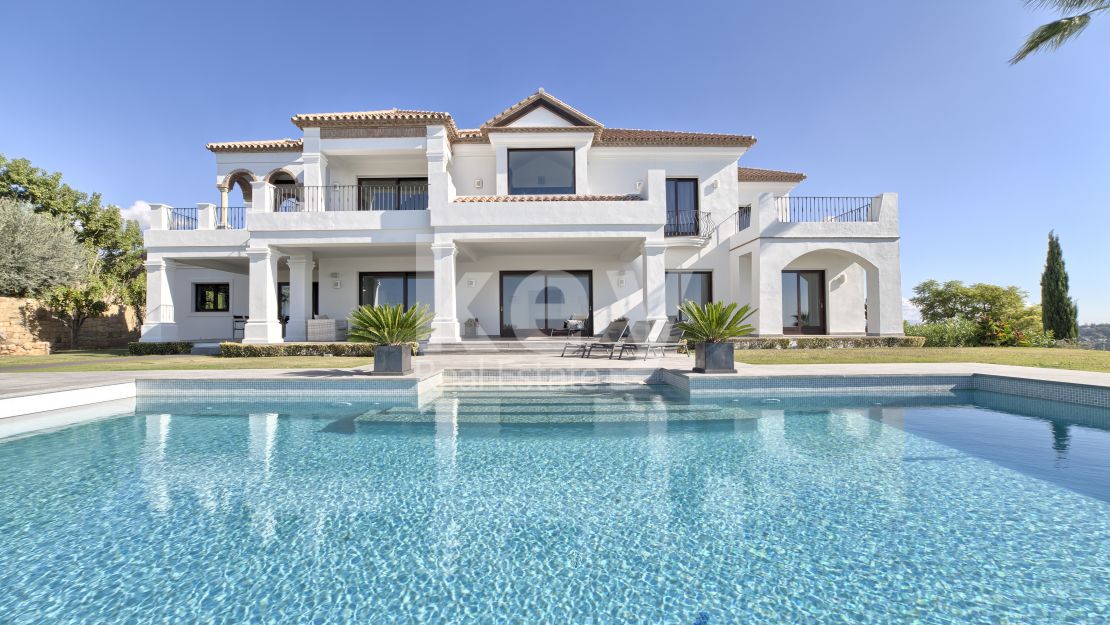 Elegant villa close to golf in Los Flamingos, Benahavís