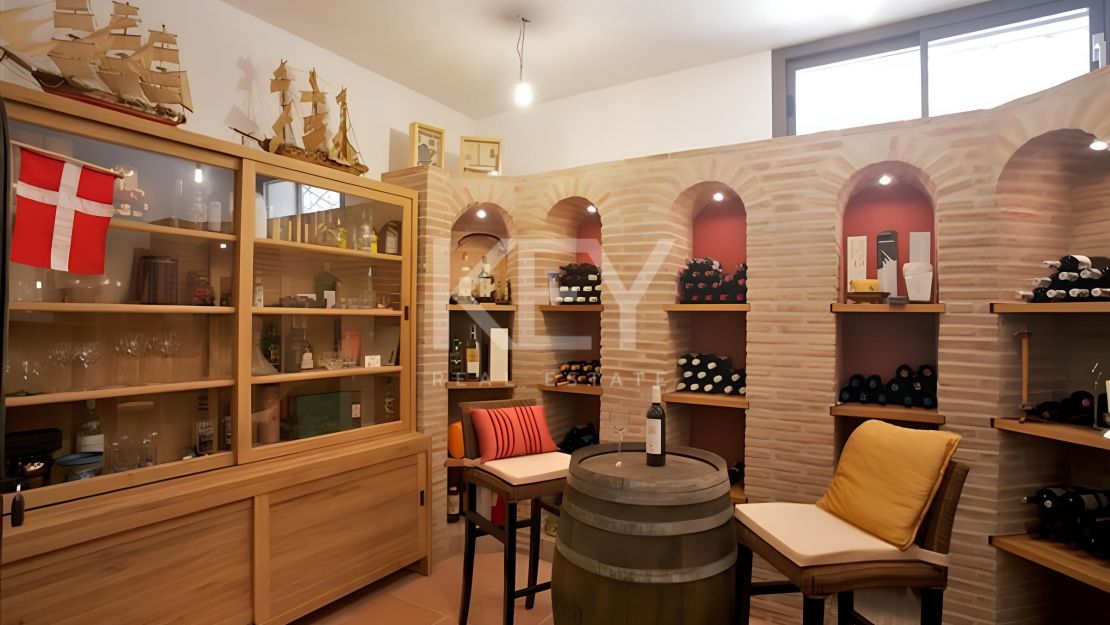 Villa con impresionantes vistas al mar y al golf en Benahavis