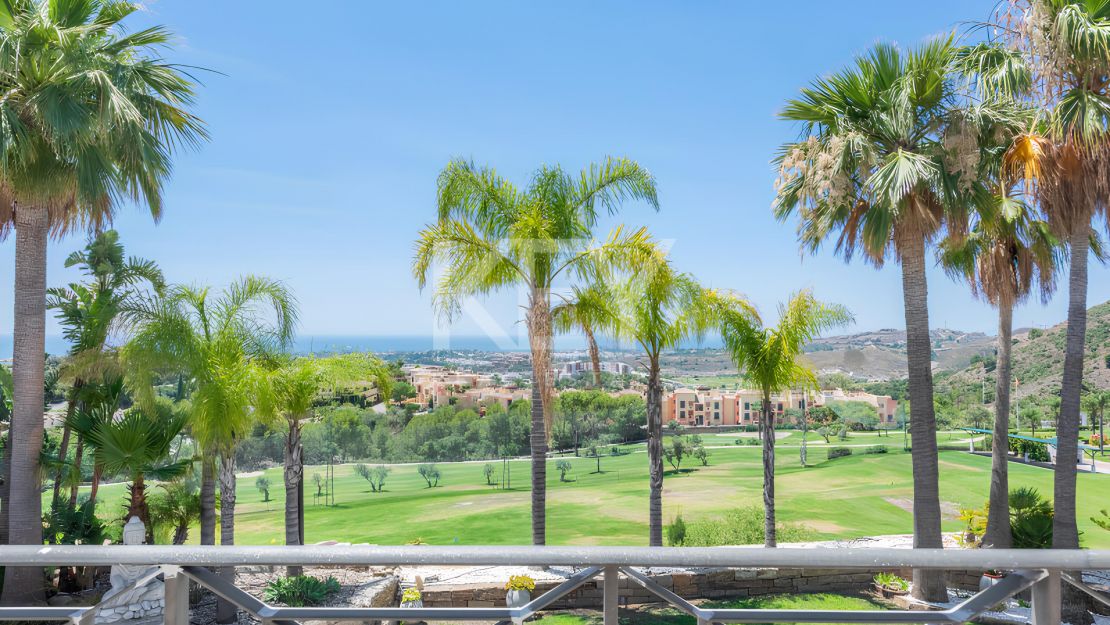 Villa con impresionantes vistas al mar y al golf en Benahavis