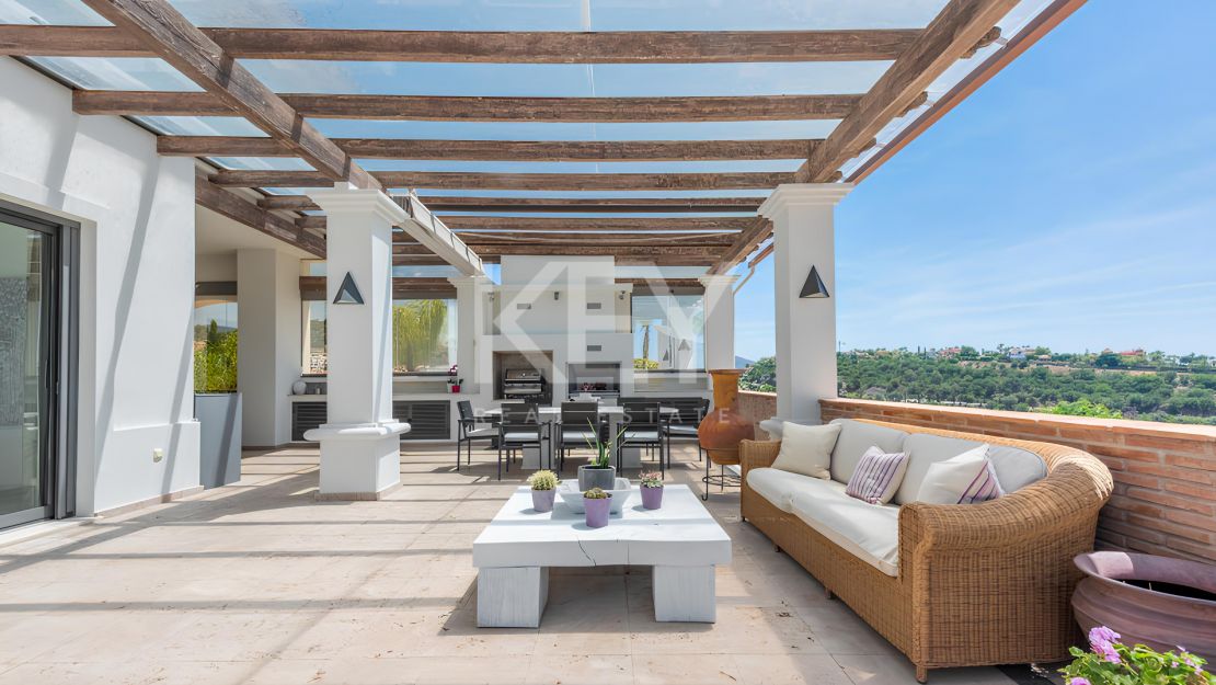 Villa con impresionantes vistas al mar y al golf en Benahavis