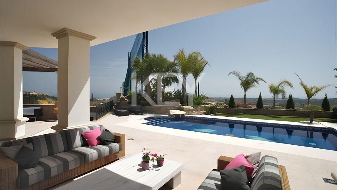 Villa con impresionantes vistas al mar y al golf en Benahavis