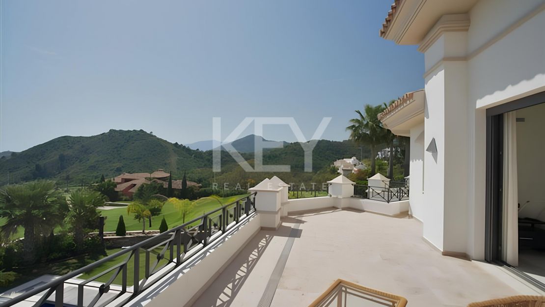 Villa con impresionantes vistas al mar y al golf en Benahavis