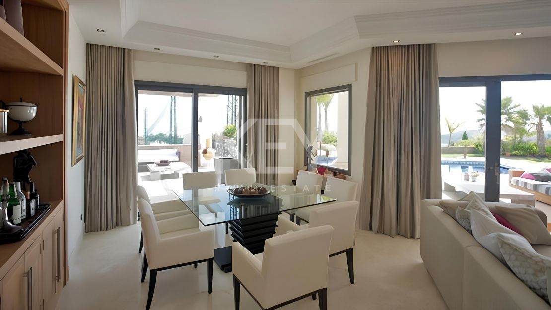 Villa con impresionantes vistas al mar y al golf en Benahavis