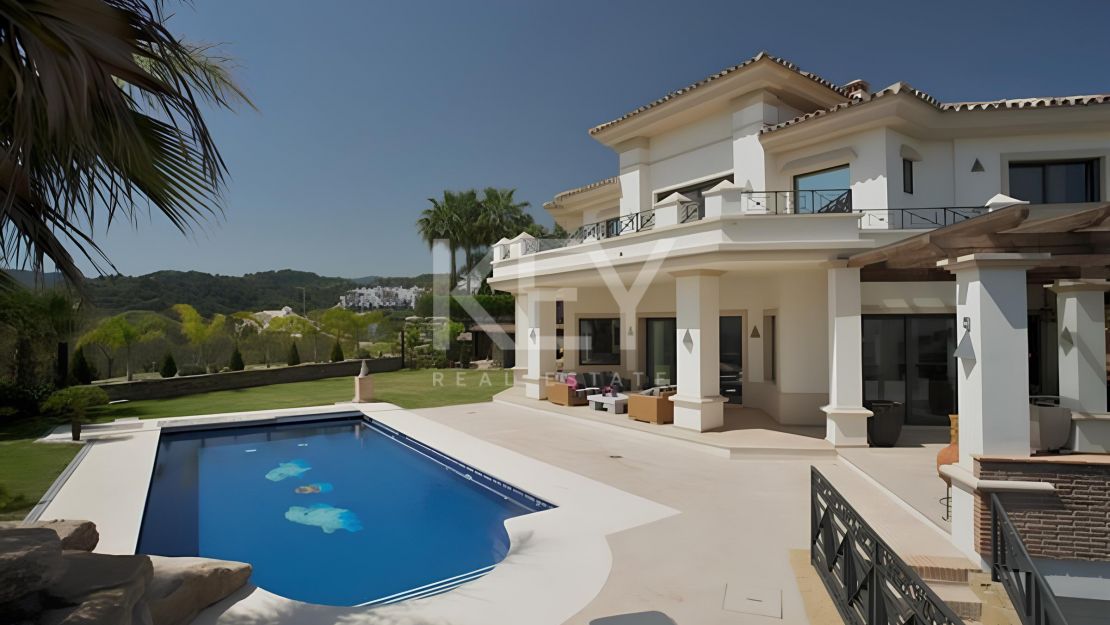 Villa con impresionantes vistas al mar y al golf en Benahavis