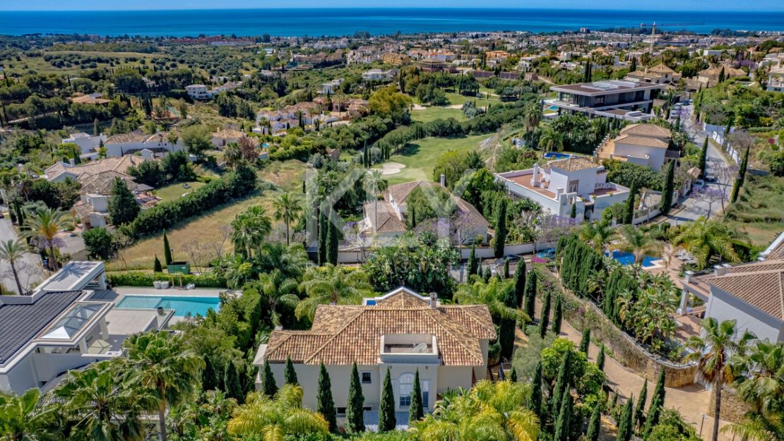 Элегантная вилла в андалузском стиле с панорамным видом на море в Лос Фламингос, Бенахавис