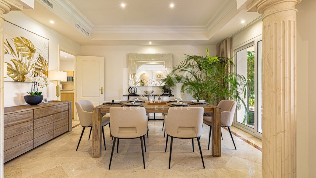 Элегантная вилла в андалузском стиле с панорамным видом на море в Лос Фламингос, Бенахавис