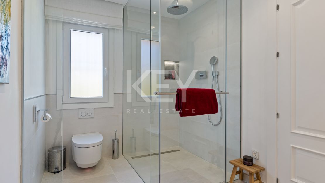 Недавно отремонтированная вилла на продажу в Новой Андалусии, Марбея