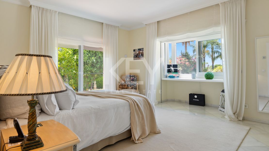 Недавно отремонтированная вилла на продажу в Новой Андалусии, Марбея