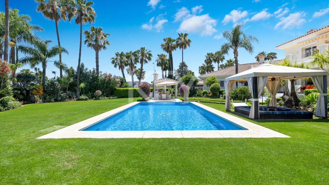 Недавно отремонтированная вилла на продажу в Новой Андалусии, Марбея