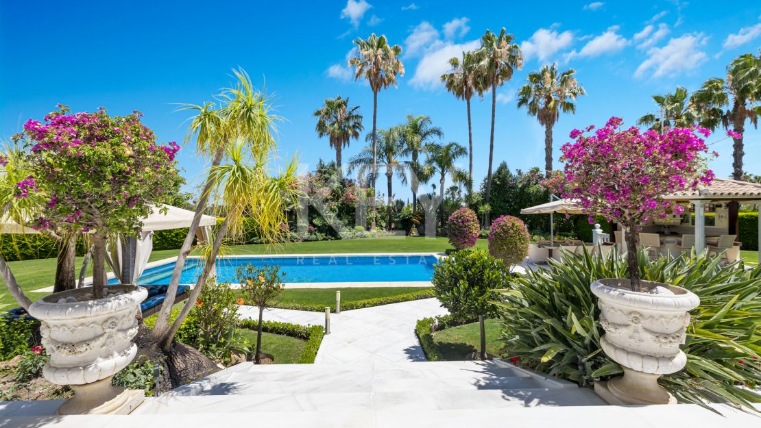 Недавно отремонтированная вилла на продажу в Новой Андалусии, Марбея