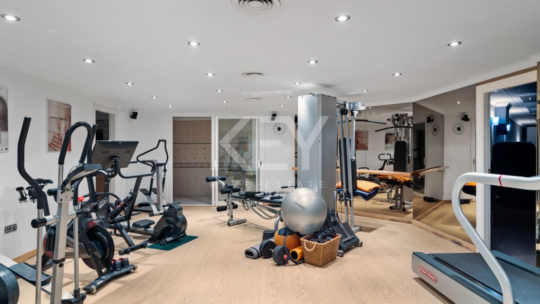 Недавно отремонтированная вилла на продажу в Новой Андалусии, Марбея