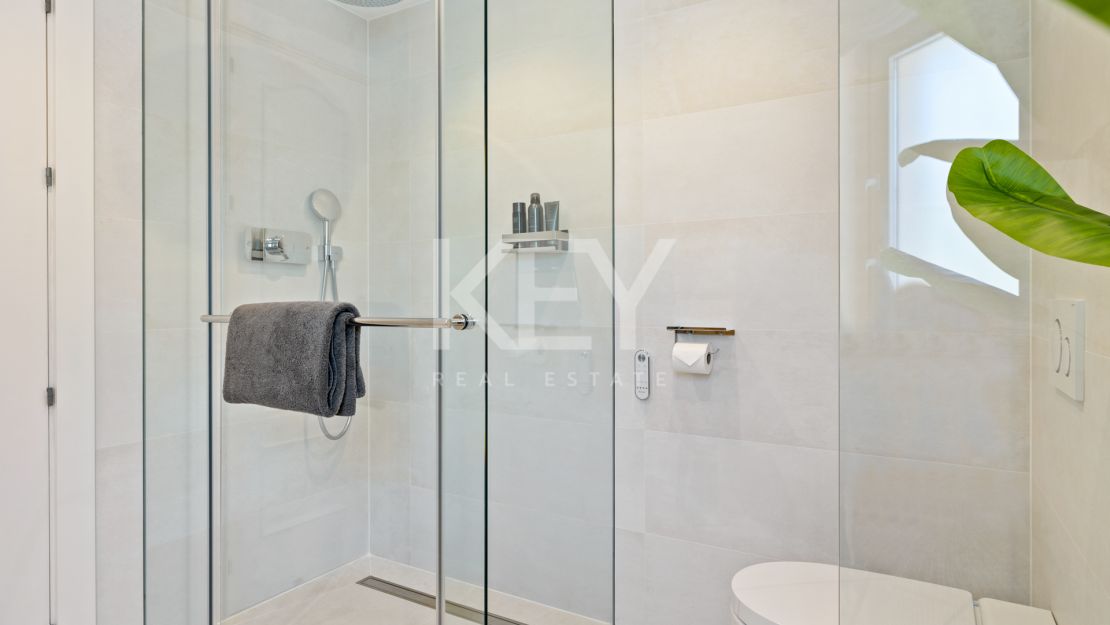 Недавно отремонтированная вилла на продажу в Новой Андалусии, Марбея