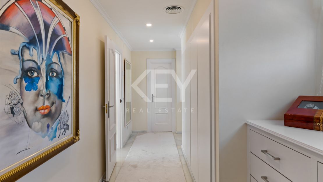 Недавно отремонтированная вилла на продажу в Новой Андалусии, Марбея