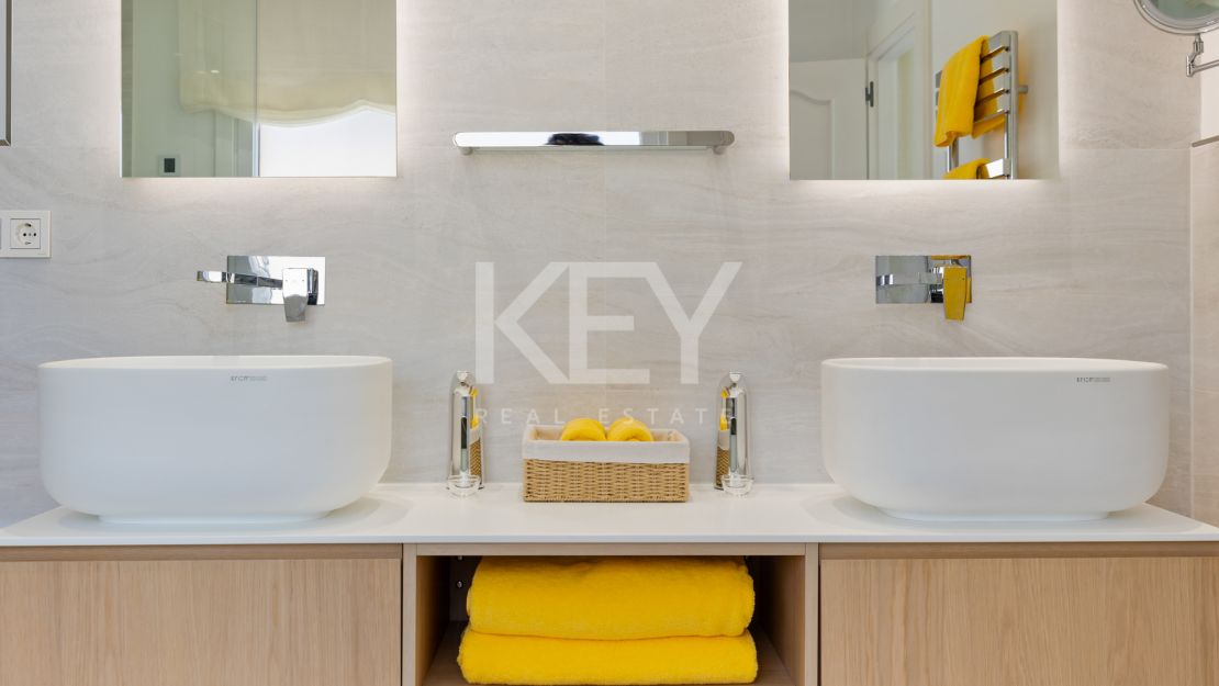 Недавно отремонтированная вилла на продажу в Новой Андалусии, Марбея