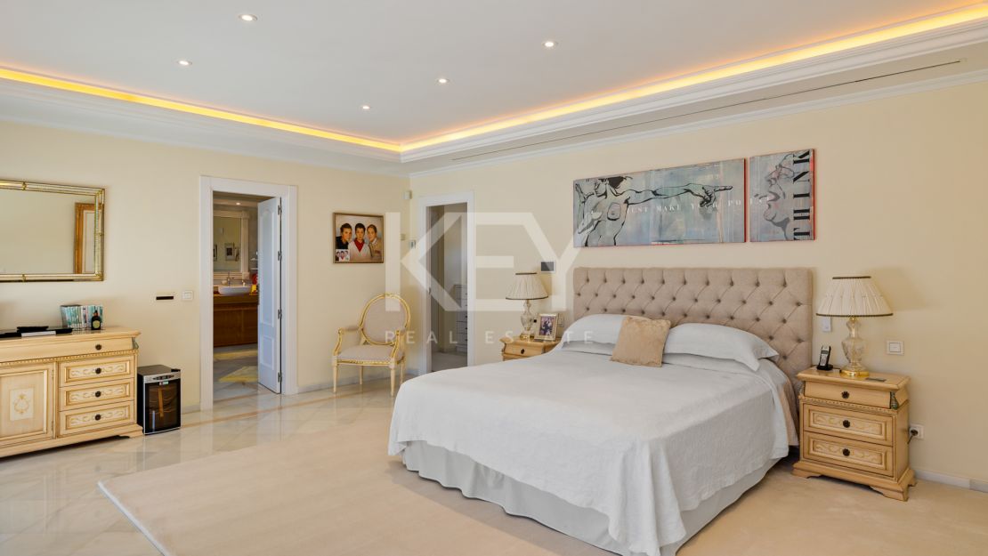 Недавно отремонтированная вилла на продажу в Новой Андалусии, Марбея