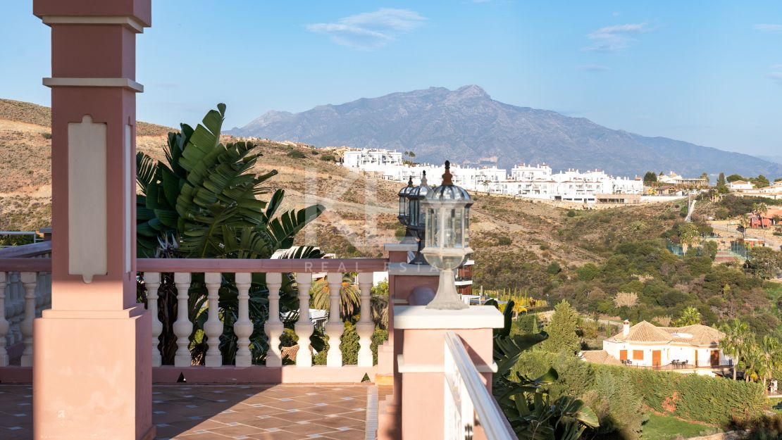 Вилла с потрясающим видом на море в Лос Фламингос, Бенахавис на продажу