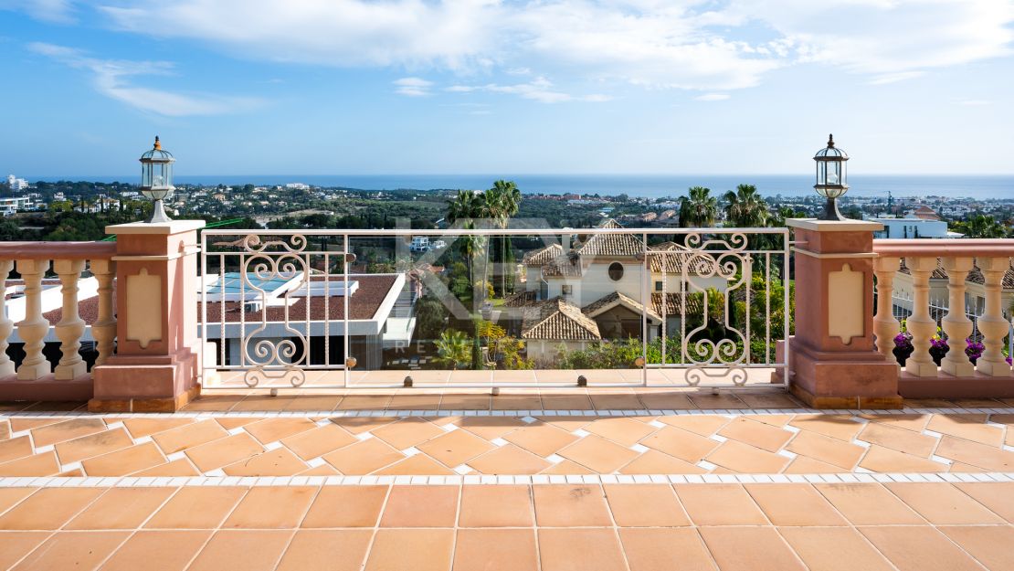 Вилла с потрясающим видом на море в Лос Фламингос, Бенахавис на продажу