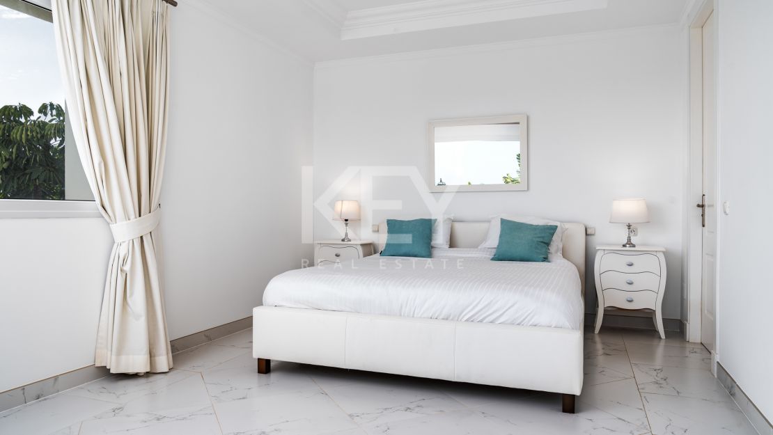 Вилла с потрясающим видом на море в Лос Фламингос, Бенахавис на продажу