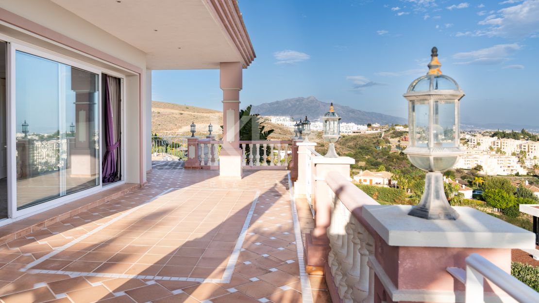 Вилла с потрясающим видом на море в Лос Фламингос, Бенахавис на продажу