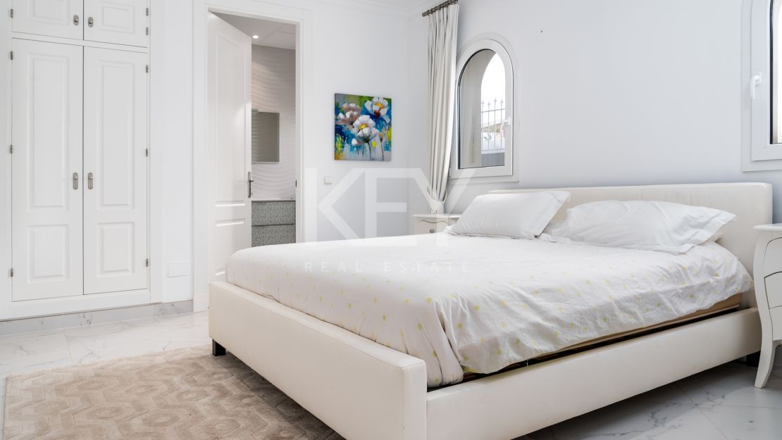 Вилла с потрясающим видом на море в Лос Фламингос, Бенахавис на продажу