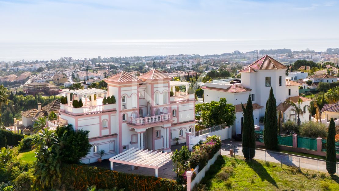 Вилла с потрясающим видом на море в Лос Фламингос, Бенахавис на продажу