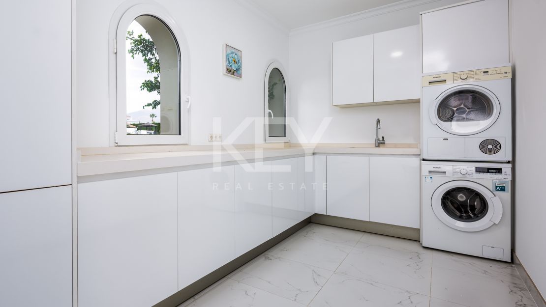 Вилла с потрясающим видом на море в Лос Фламингос, Бенахавис на продажу