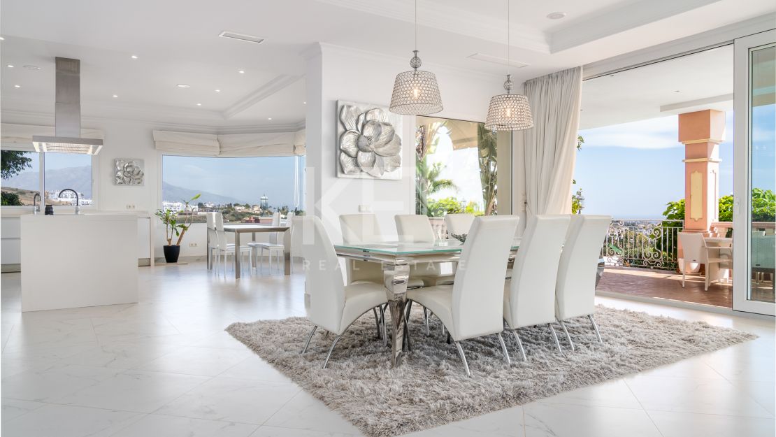 Вилла с потрясающим видом на море в Лос Фламингос, Бенахавис на продажу