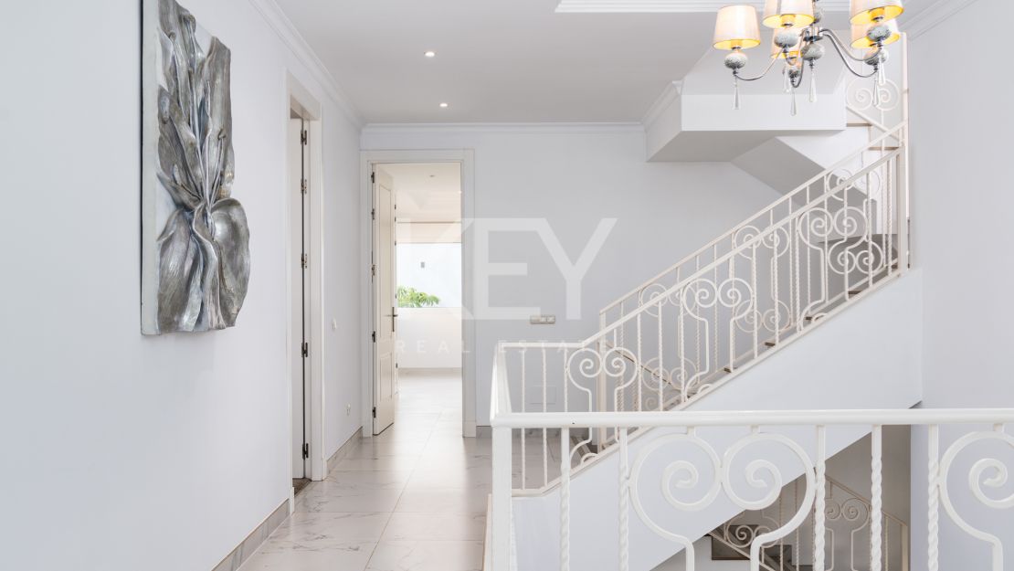 Вилла с потрясающим видом на море в Лос Фламингос, Бенахавис на продажу